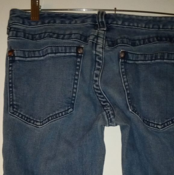 Free People Vintage Frazzled Hem 1970s Original Bell Bottoms Blue Jeans- Size 28 - Picture 8 of 8